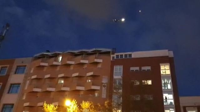 ep un helicoptero de la policia nacional homenajea a los sanitarios del gregorio maranon ep un helicoptero de la policia nacional homenajea a los sanitarios del gregorio maranon