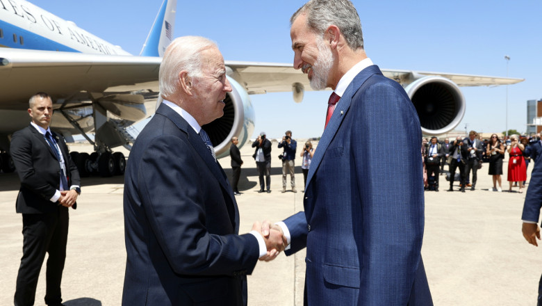 Felipe VI recibe a Joe Biden a su llegada a España. | Casa de S.M. el Rey biden, felipe vi, rey felipe, felipe, joe biden, otan, otan madrid