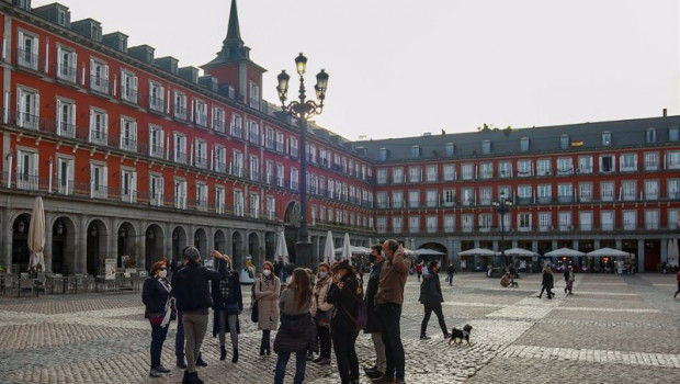 ep ambiente la plaza mayor en madrid espana a 24 de octubre de 2020