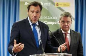 ep archivo   el ministro de transportes oscar puente y el secretario de estado de transportes y