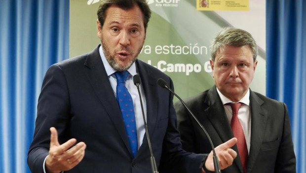 ep archivo   el ministro de transportes oscar puente y el secretario de estado de transportes y