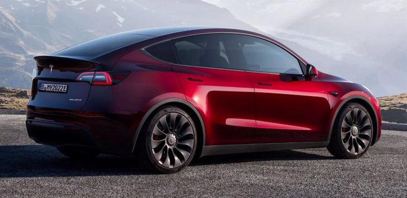Musk: Tesla no es inmune al difícil entorno económico y hará publicidad de sus coches