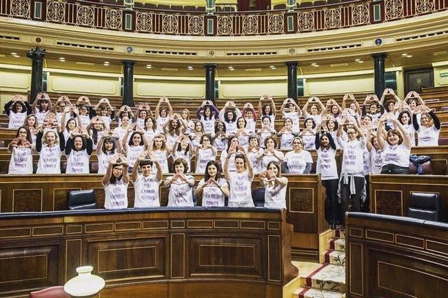 Diputadas de Unidos Podemos en el Congreso con camisetas de la huelga feminista | ÁNGELA RODRÍGUEZ/TWITTER - Archivo ep diputadasunidosencongresocamisetasla huelga feminista
