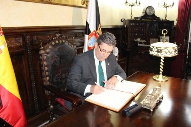 El director general de la Guardia Civil, José Manuel Holgado, visita Ceuta | Europa Press/GuardiaCivil ep director generalla guardia civil jose manuel holgado visita ceuta