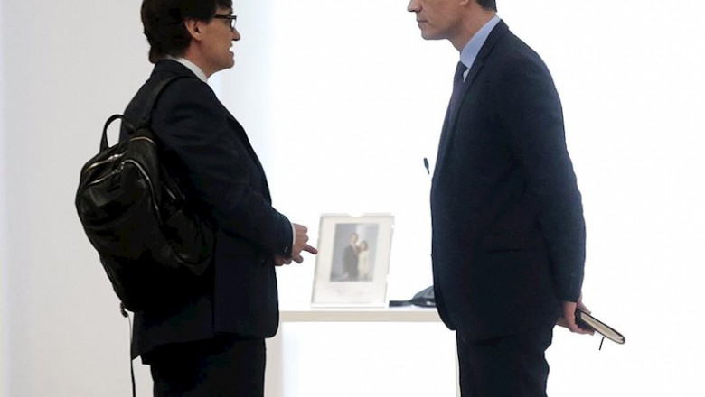 El ministro de Sanidad conversa con el presidente del Gobierno, Pedro Sánchez, a su llegada al Comité técnico para la Desescalada, en Moncloa, en Madrid (España), a 15 de mayo de 2020. | Moncloa ep el ministro de sanidad conversa con el presidente del gobierno pedro sanchez a su llegada al