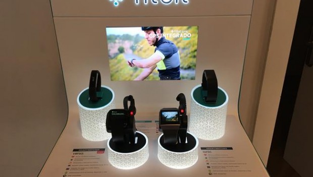 ep fitbitpresentadonuevos wearables versaace