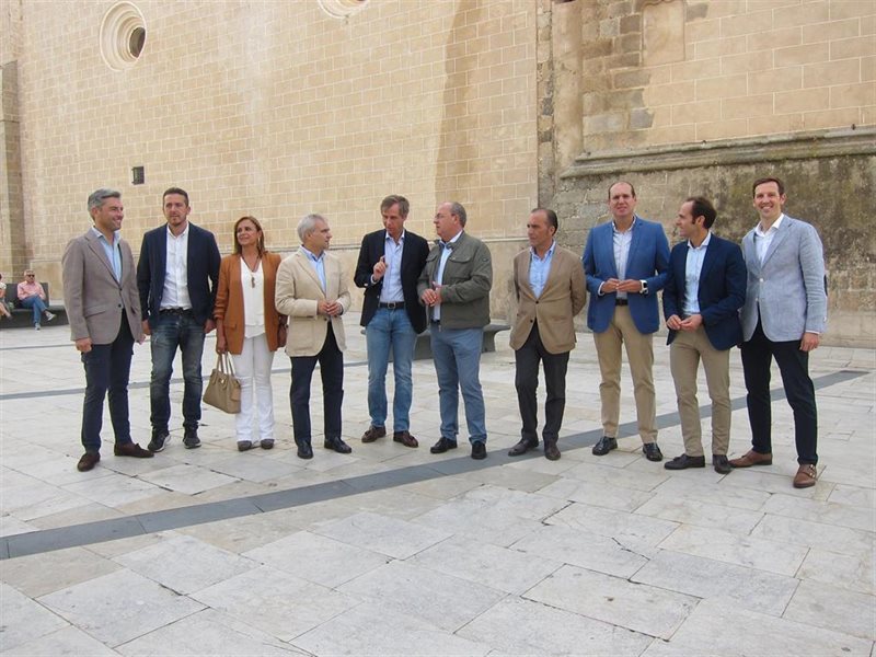 ep gonzalez terol y monago con otros dirigentes del pp en badajoz