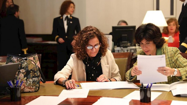 ep la ministra de hacienda en funciones maria jesus montero izq se acredita como diputada en el