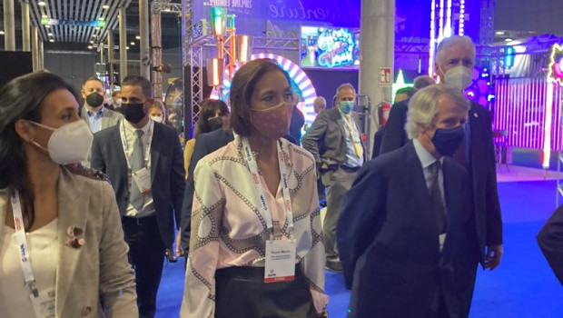 ep la ministra de industria comercio y turismo reyes maroto en una visita a la asociacion global