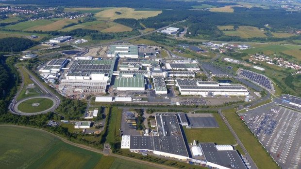 ep mercedes-benz ag ha acordado la venta de la planta de hambach francia a ineos automotive