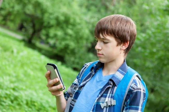 Niño, móvil, smartphone, llamadas a ANAR | THINKSTOCK ep nino movil smartphone llamadasanar