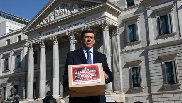ep padrediana quer juan carlos quer enpuertascongresolos diputados donde entregara mastres millones de firmasladerogacionla prision permanente revisable ppr