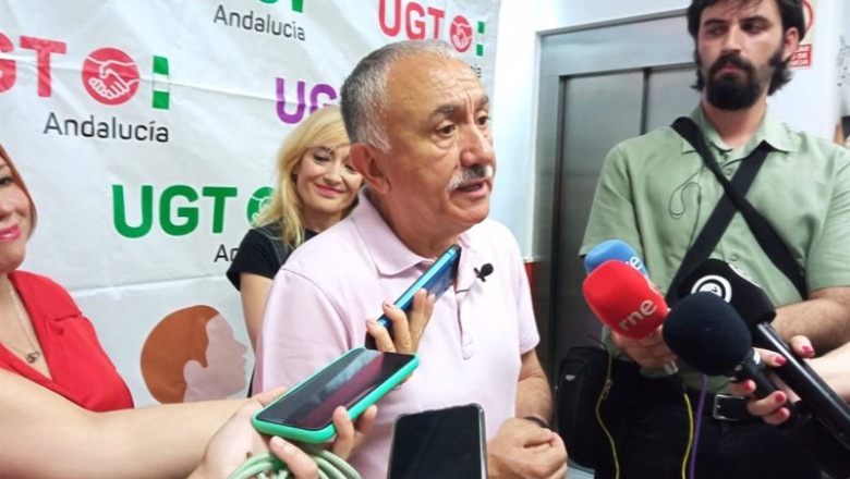 Pepe Álvarez (UGT) atiende a los medios de comunicación en Almería. | EUROPA PRESS ep pepe alvarez ugt atiende a los medios de comunicacion en almeria
