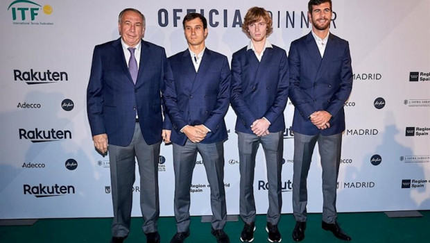 ep shamil tarpischev izda junto a evgeny donskoy andrey rublev y karen kachanov antes de la cena