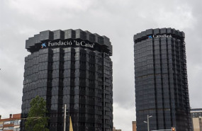 ep vista de la fachada de las torres la caixa a 23 de mayo de 2024 en barcelona catalunya espana