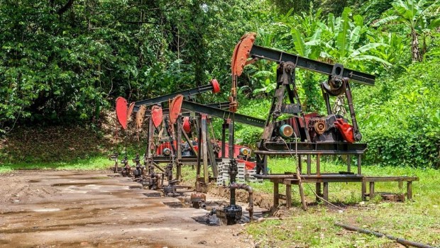 Nodding donkeys, pumpjacks, oil & gas, drilling Nodding donkeys, pumpjacks, oil & gas, drilling