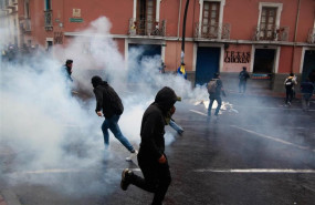 ep 03 october 2019 ecuador quito demonstrators run away from tear gas during a protest against the