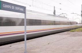 ep anden de la estacion de tren de campo de criptana a 14 de mayo de 2022 en ciudad real castilla