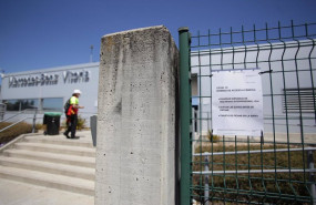 ep archivo   entrada de la planta de mercedes benz en vitoria