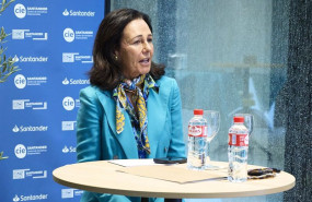 ep archivo   la alcaldesa gema igual y la presidenta de banco santander ana botin durante la