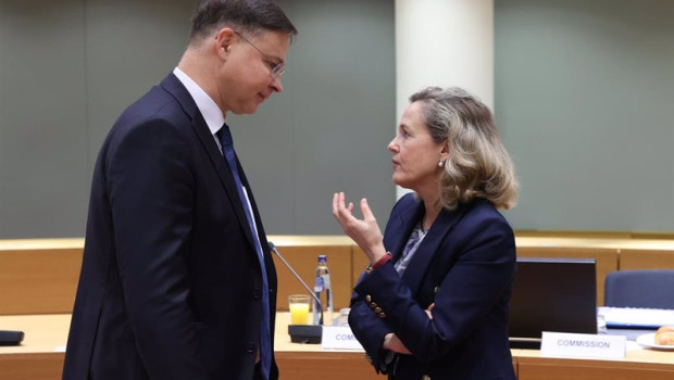 ep archivo   la vicepresidenta primera y ministra de economia nadia calvino y el vicepresidente para