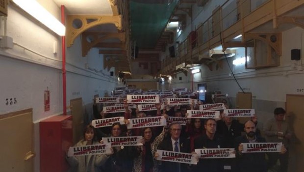 ep decenaspersonas pidenlibertad de presos politicos