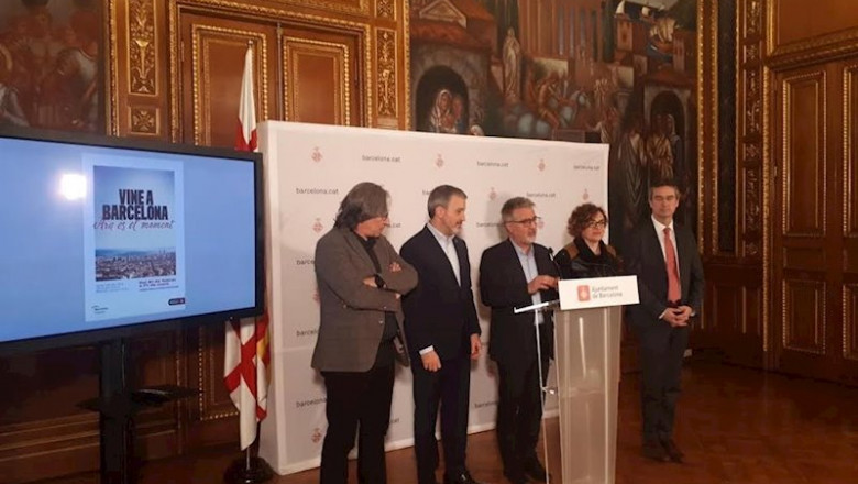 ep el concejal de turismo de barcelona xavier marce el primer teniente de alcalde jaume collboni el