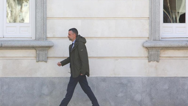 El exconsejero de Empresa y Conocimiento de la Generalitat, Santiago Vila, dirigiéndose alTribunal Supremo, donde declara en la 17 jornada del juicio del procés. | Ricardo Rubio - Europa Press - Archivo ep el exconsejero de empresa y conocimiento de la generalitat santiago vila dirigiendose altribunal