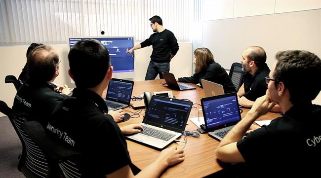 Formación sobre la plataforma Minsait Cyber Range, de Indra | INDRA ep formacionla plataforma minsait cyber range de indra
