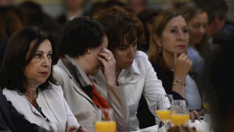 ep i-d la ministra de defensa en funciones margarita robles la ministra de trabajo en funciones