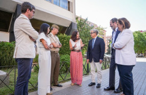 ep la consejera de empleo empresa y trabajo autonomo rocio blanco centro junto al presidente de ep la consejera de empleo empresa y trabajo autonomo rocio blanco centro junto al presidente de