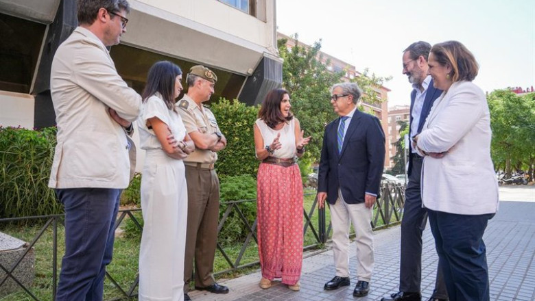 ep la consejera de empleo empresa y trabajo autonomo rocio blanco centro junto al presidente de ep la consejera de empleo empresa y trabajo autonomo rocio blanco centro junto al presidente de