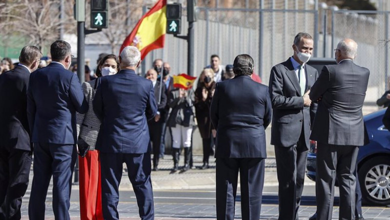 La ministra de Industria, Comercio y Turismo, Reyes Maroto y el Rey Felipe VI | Rober Solsona - Europa Press ep la ministra de industria comercio y turismo reyes maroto y el rey felipe vi d saludan a su