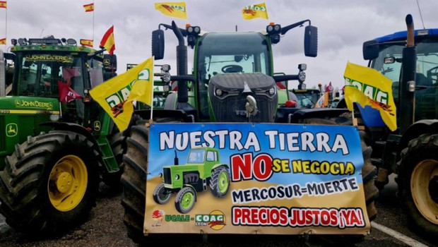 ep la tractorada convocada en leon este jueves por las organizaciones agrarias ha contado con la