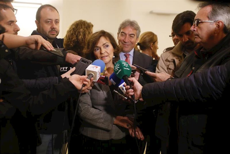 ep la vicepresidenta del gobierno carmen calvo atiende a los periodistas en cordoba