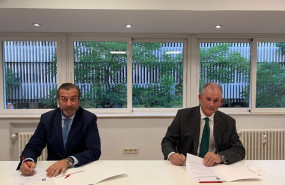 ep los firmantes del acuerdo jose portilla director general de sernauto y guillermo magaz director
