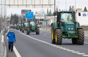ep manifestacion de agricultores con tractores