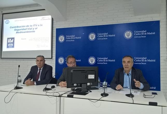 Presidente de AECA-ITV (Izquierda) y el director de ISVA (Medio) | EUROPA PRESS ep presidenteaeca-itv izquierda ydirectorisva medio