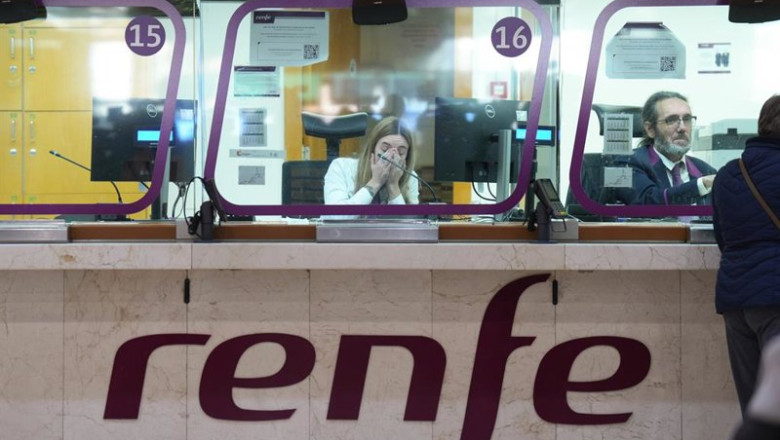 ep trabajadores de renfe en la estacion de sants a 26 de enero de 2026 en barcelona