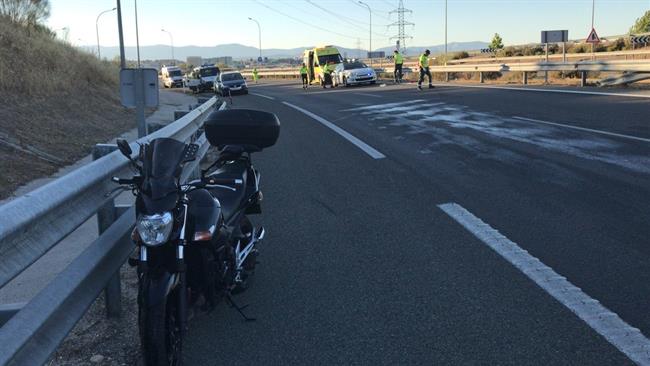 Un motorista pierde el control del vehículo | 112 COMUNIDAD DE MADRID ep un motorista pierdecontrolvehiculo