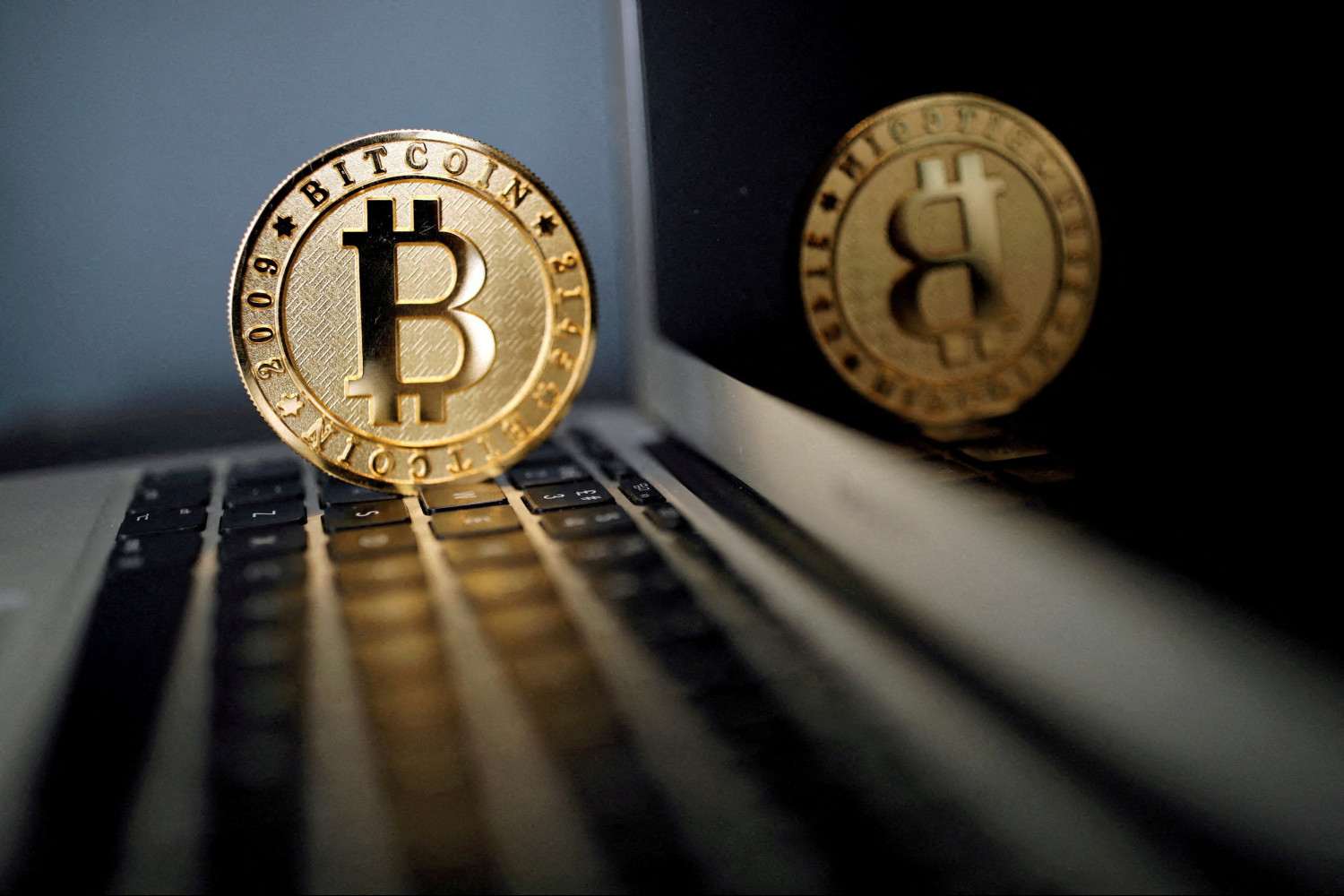 illustration d archives d un bitcoin 20250316165506 illustration d archives d un bitcoin 20250316165506