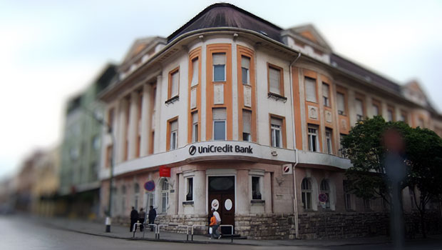 UniCredit raises medium-term targets after bumper year