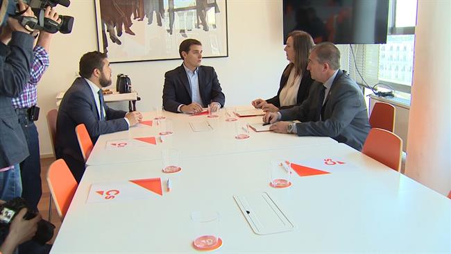 Albert Rivera en una reunión con la Asociación de Vítimas del Terrorismo | EUROPA PRESS ep albert riverauna reunionla asociacionvitimasterrorismo