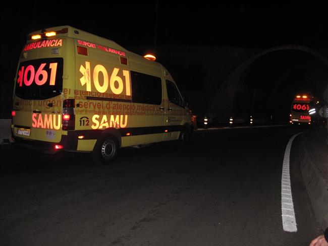 Ambulancia del SAMU 061 en Baleares | CAIB ep ambulanciasamu 061baleares