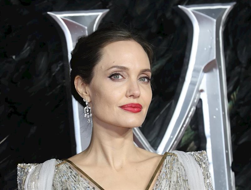 ep angelina jolie en la premiere de malefica maestra del mal ep angelina jolie en la premiere de malefica maestra del mal