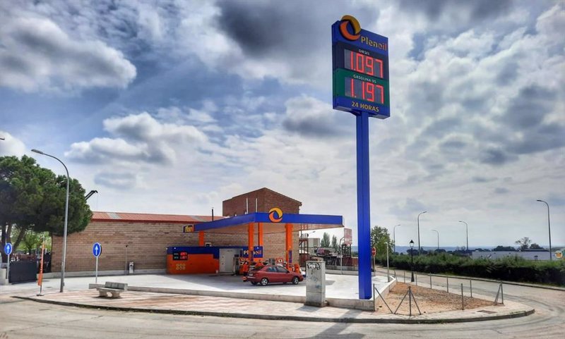 Las gasolineras low cost alertan: puede faltar combustible por el paro del transporte
