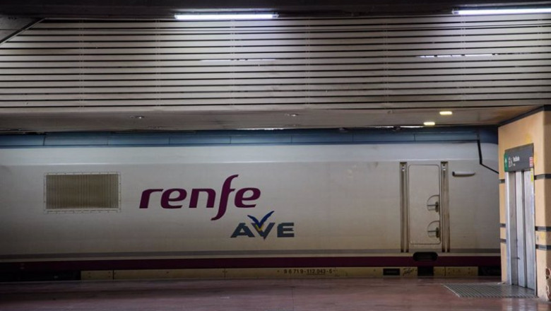 ep archivo vista de vagon de ave en la estacion madrid chamartinclara campoamor ep archivo vista de vagon de ave en la estacion madrid chamartinclara campoamor