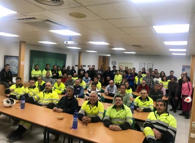 Asamblea de trabajadores de Cemex en Gádor | CCOO-Archivo ep asambleatrabajadorescemexgador