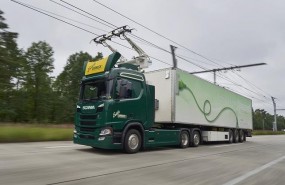ep camionscania circulandocarretera electrica