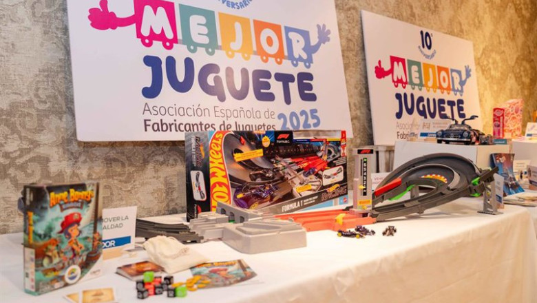 ep cartel de la asociacion espanola de fabricantes de juguetes aefj